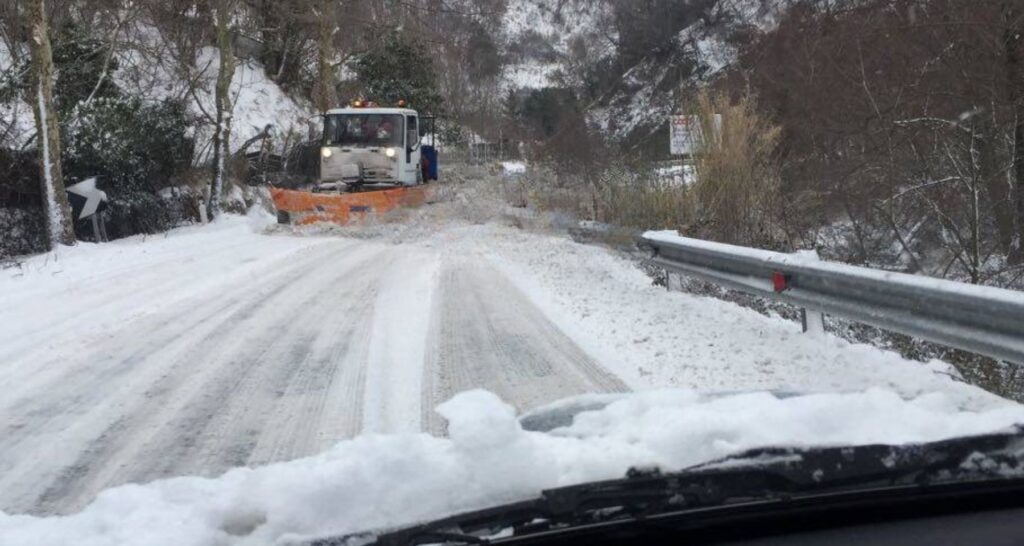 Sgombero neve nel savonese 1,6 Milioni di euro per l'inverno. Pronti appalti e 30 tonnellate di sale